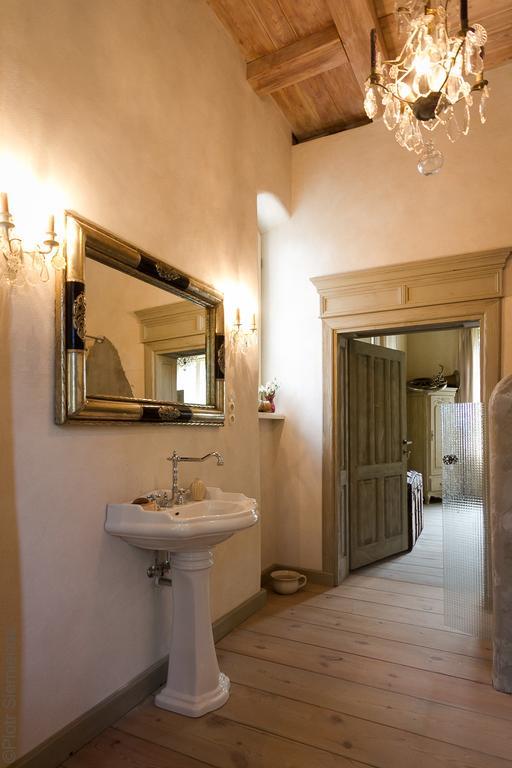 Dwor Dawidy Bed & Breakfast Mlynary Room photo